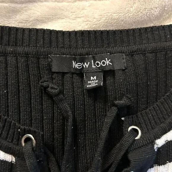 Black and White Striped Long-Sleeve Top - Picture 4 of 4